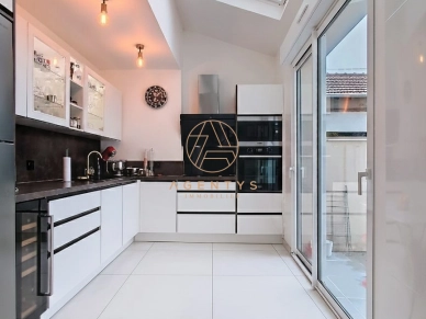 Maison à vendre 7 pièces de 165 m² à Saint-Maur-des-Fossés