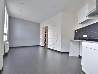 Appartement à louer 2 pièces de 40 m² à Saint-Maur-des-Fossés