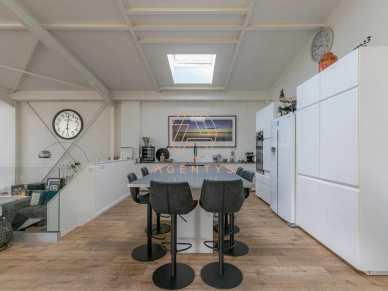 Maison à vendre 8 pièces de 276,15 m² à Saint-Maur-des-Fossés