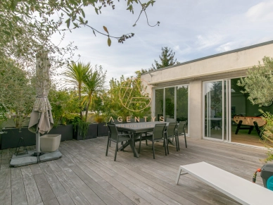 Maison à vendre 8 pièces de 276,15 m² à Saint-Maur-des-Fossés