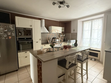 Maison à vendre 8 pièces de 157 m² à Boissy-Saint-Léger