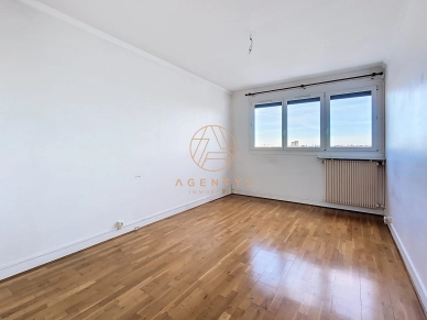 Appartement à vendre 4 pièces de 82 m² à Saint-Maur-des-Fossés