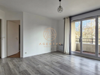 Appartement à vendre 2 pièces de 42,35 m² à Noisy-le-Grand