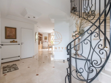 Maison à vendre 8 pièces de 205 m² à Nogent-sur-Marne