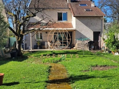 Maison à vendre 5 pièces de 95 m² à Le Plessis-Trévise