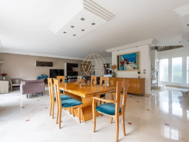 Maison à vendre 8 pièces de 205 m² à Nogent-sur-Marne