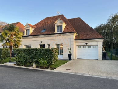 Maison à vendre 7 pièces de 146,66 m² à Ormesson-sur-Marne