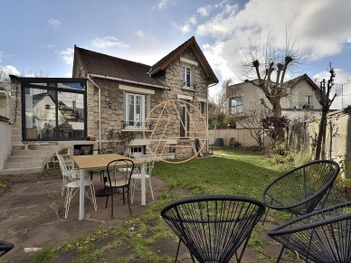 Maison à vendre 6 pièces de 135 m² à Saint-Maur-des-Fossés