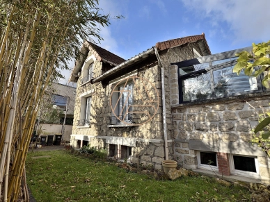 Maison à vendre 6 pièces de 135 m² à Saint-Maur-des-Fossés