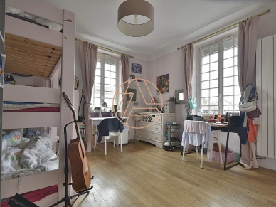 Maison à vendre 5 pièces de 136 m² à Saint-Maur-des-Fossés