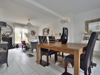 Maison à vendre 7 pièces de 147 m² à Sucy-en-Brie