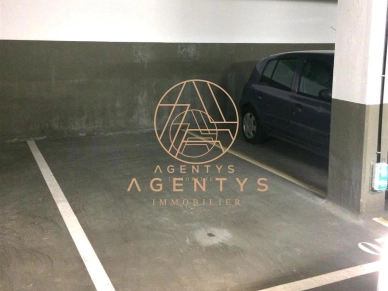 Garage à louer de 13 m² à Le Plessis-Trévise