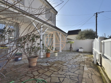 Maison à vendre 7 pièces de 146,62 m² à Ormesson-sur-Marne