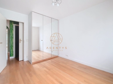 Appartement à vendre 3 pièces de 68 m² à Saint-Maur-des-Fossés