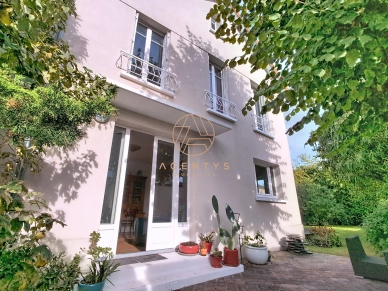 Maison à vendre 7 pièces de 124 m² à Saint-Maur-des-Fossés