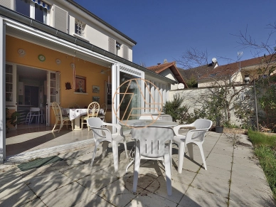 Maison à vendre 7 pièces de 146,62 m² à Ormesson-sur-Marne