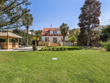 Maison vendu 7 pièces de 234 m² à Chennevières-sur-Marne