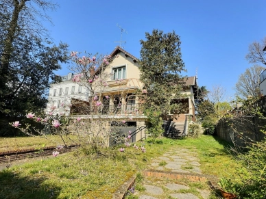 Maison à vendre 7 pièces de 152,46 m² à Saint-Maur-des-Fossés