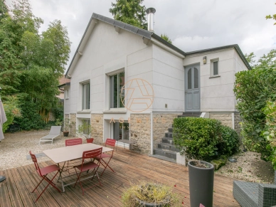 Maison à vendre 6 pièces de 141,88 m² à Saint-Maur-des-Fossés