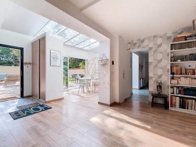 Maison à vendre 8 pièces de 150,02 m² à Saint-Maur-des-Fossés