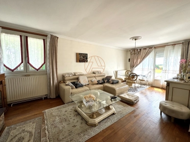 Maison à vendre 6 pièces de 108,27 m² à Louvres