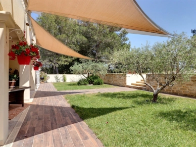 Maison à vendre 9 pièces de 334 m² à Rousset