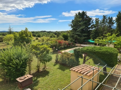 Maison à vendre 6 pièces de 180 m² à Saint-Martin-de-la-Brasque