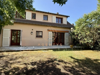 Maison à vendre 6 pièces de 165,22 m² à Le Plessis-Trévise