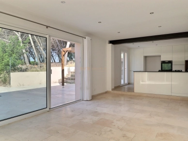 Maison à vendre 7 pièces de 174 m² à Saint-Chamas