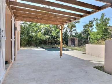 Maison à vendre 7 pièces de 174 m² à Saint-Chamas