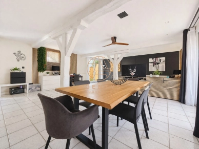 Maison à vendre 8 pièces de 219,8 m² à Noisy-le-Grand