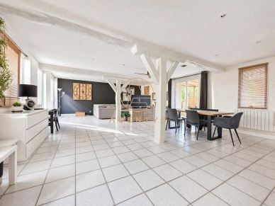 Maison à vendre 8 pièces de 219,8 m² à Émerainville