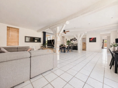 Maison à vendre 8 pièces de 219,8 m² à Émerainville