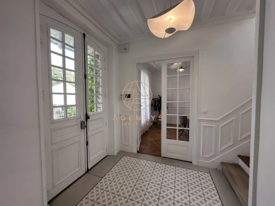 Maison à vendre 9 pièces de 198,25 m² à Saint-Maur-des-Fossés