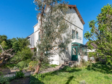 Maison à vendre 5 pièces de 145,38 m² à Le Perreux-sur-Marne