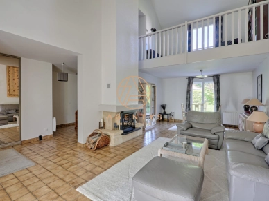 Maison à vendre 7 pièces de 144 m² à Le Plessis-Trévise