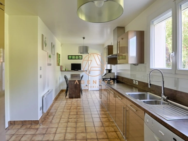 Maison à vendre 7 pièces de 144 m² à Le Plessis-Trévise