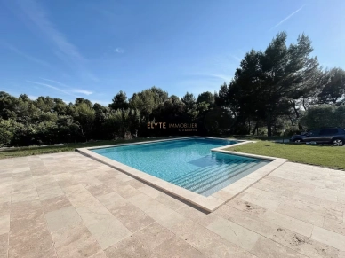 Maison à vendre 5 pièces de 215 m² à La Bastidonne