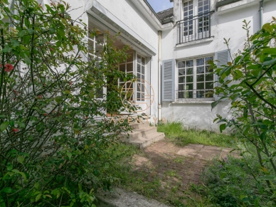 Maison à vendre 10 pièces de 177,29 m² à Saint-Maur-des-Fossés