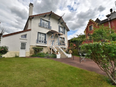 Maison à vendre 6 pièces de 174,44 m² à Chennevières-sur-Marne