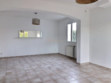Maison à vendre 4 pièces de 111 m² à Peyrolles-en-Provence