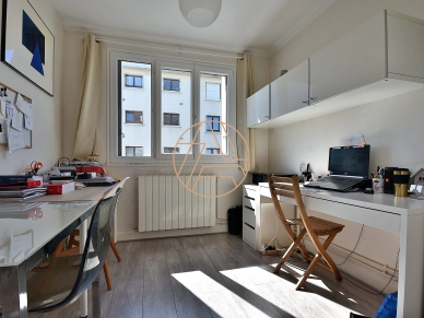 Appartement à vendre 5 pièces de 107,47 m² à Saint-Maur-des-Fossés