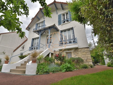 Maison à vendre 6 pièces de 174,44 m² à Chennevières-sur-Marne