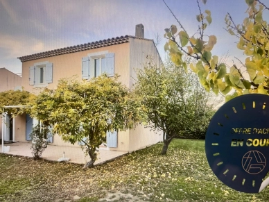 Maison à vendre 4 pièces de 111 m² à Peyrolles-en-Provence