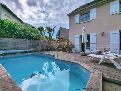 Maison à vendre 7 pièces de 136 m² à Saint-Maur-des-Fossés