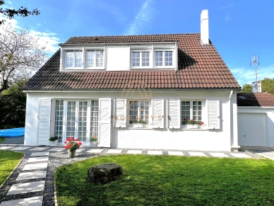Maison à vendre 6 pièces de 132 m² à Fontenay-Trésigny