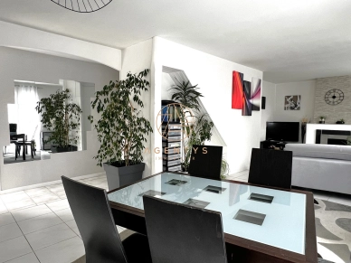 Maison à vendre 6 pièces de 132 m² à Fontenay-Trésigny