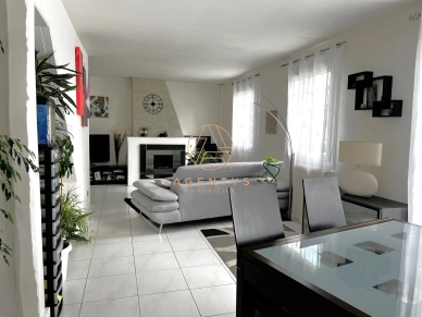 Maison à vendre 6 pièces de 132 m² à Fontenay-Trésigny