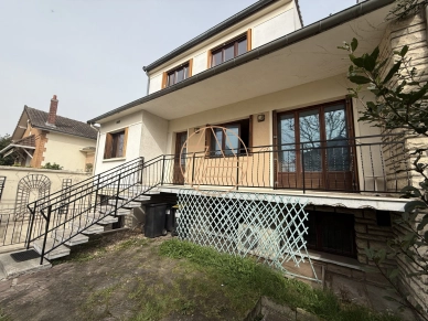 Maison à vendre 6 pièces de 149 m² à Saint-Maur-des-Fossés