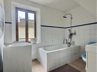 Appartement à vendre 2 pièces de 47 m² à Saint-Chamas